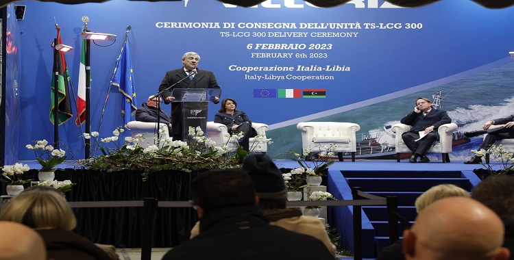 Italia-Libia: consegnata la prima delle cinque motovedette